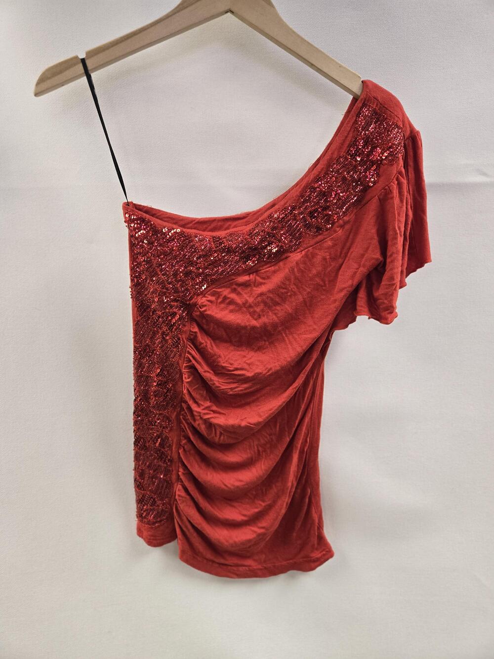 BKE Boutique Shirt Womens Medium Red One Shoulder Sequin Trim Ruched Rayon Top